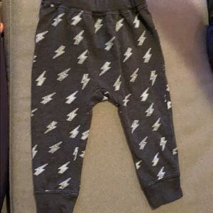 Lightening bolt sweatpants with elastic waist